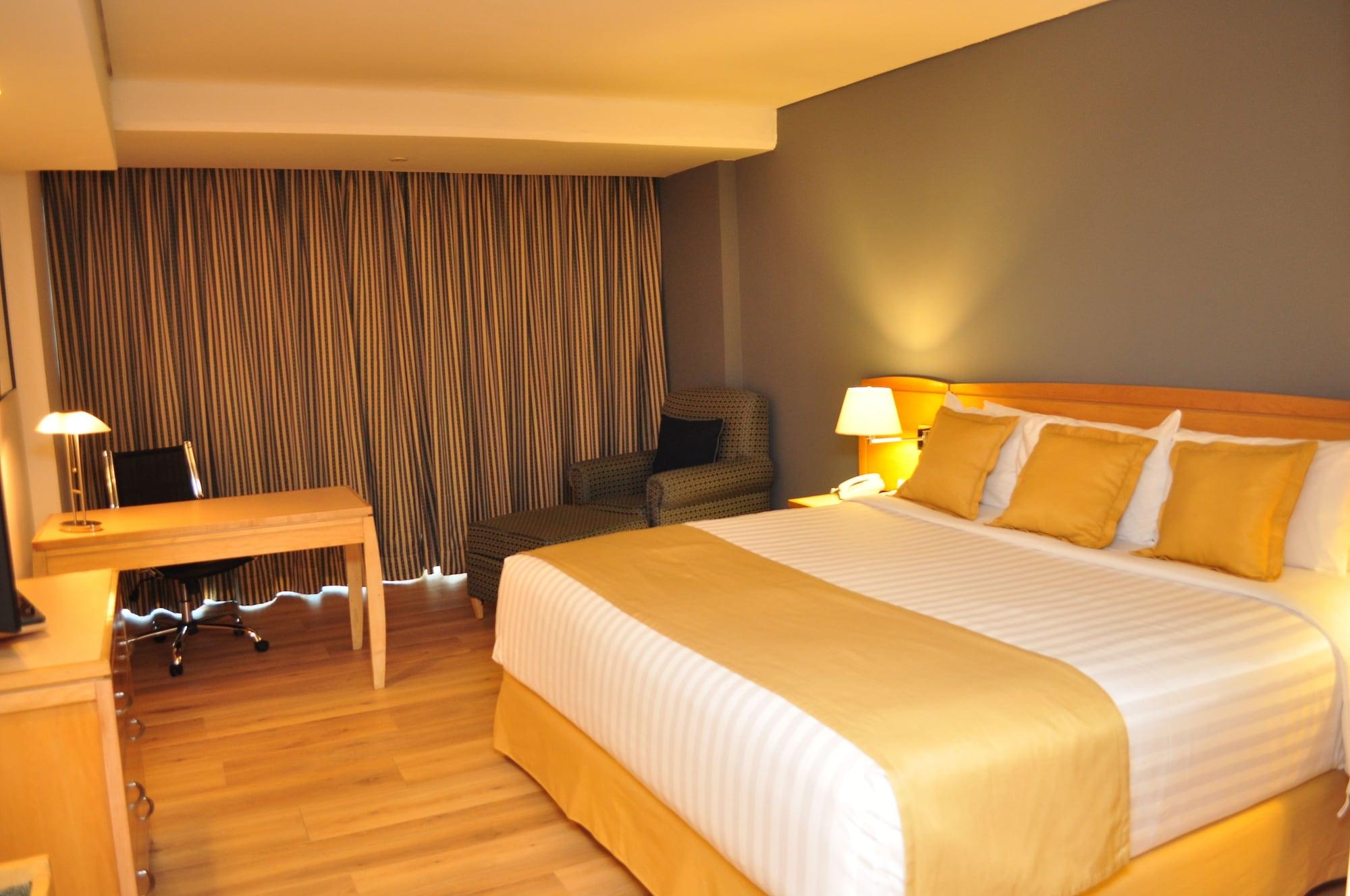 Radisson Paraiso Hotel Mexico City Exterior photo A room at the hotel