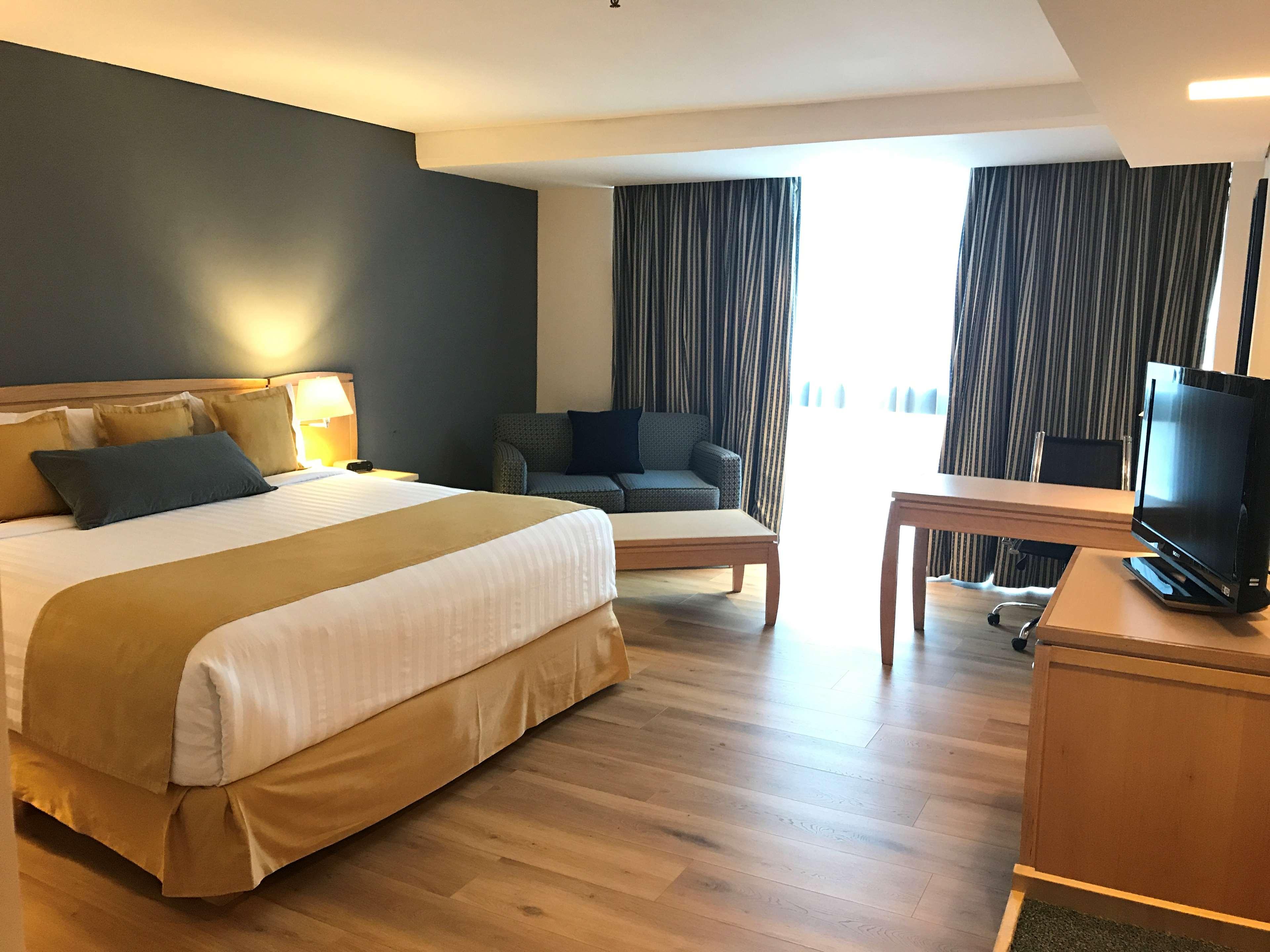 Radisson Paraiso Hotel Mexico City Room photo A room at the hotel