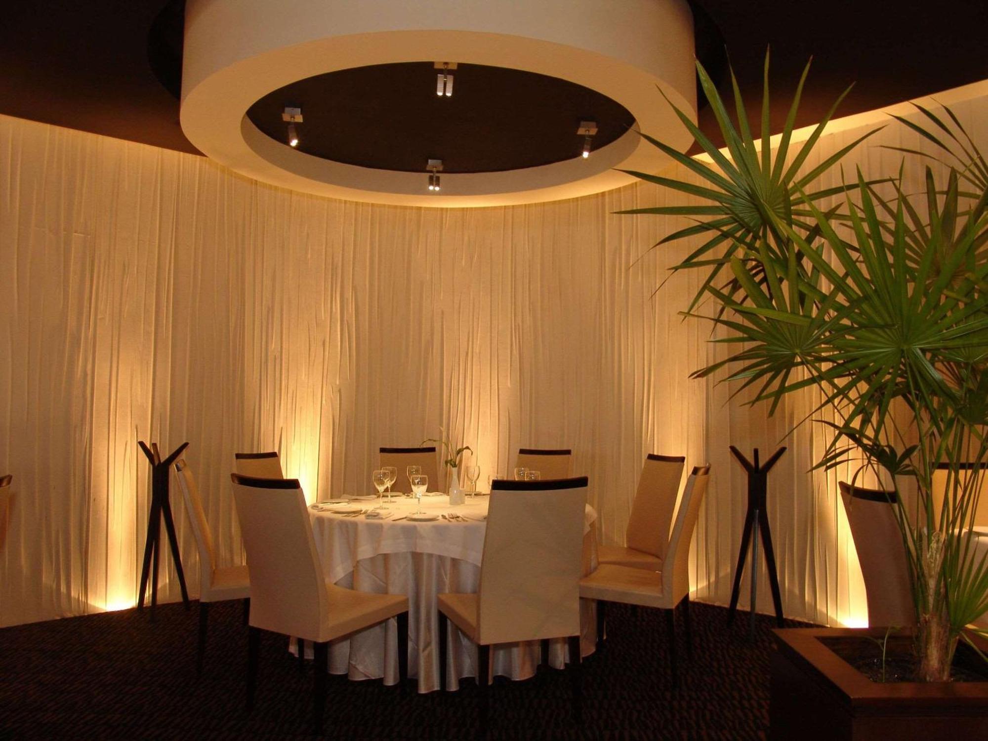 Radisson Paraiso Hotel Mexico City Exterior photo Restaurant "La Table d'Or"