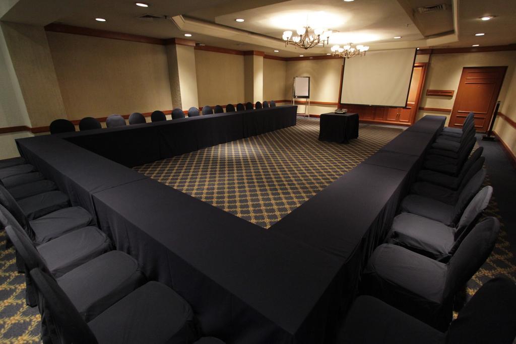 Radisson Paraiso Hotel Mexico City Exterior photo A meeting room at the hotel