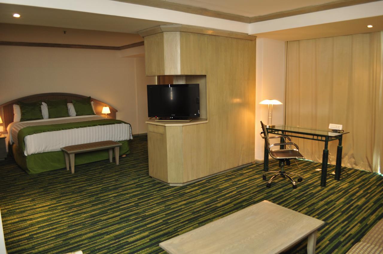 Radisson Paraiso Hotel Mexico City Exterior photo A room at the hotel