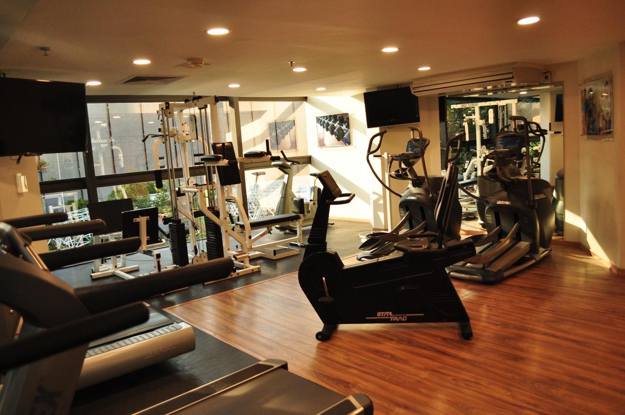 Radisson Paraiso Hotel Mexico City Exterior photo The gym at the hotel